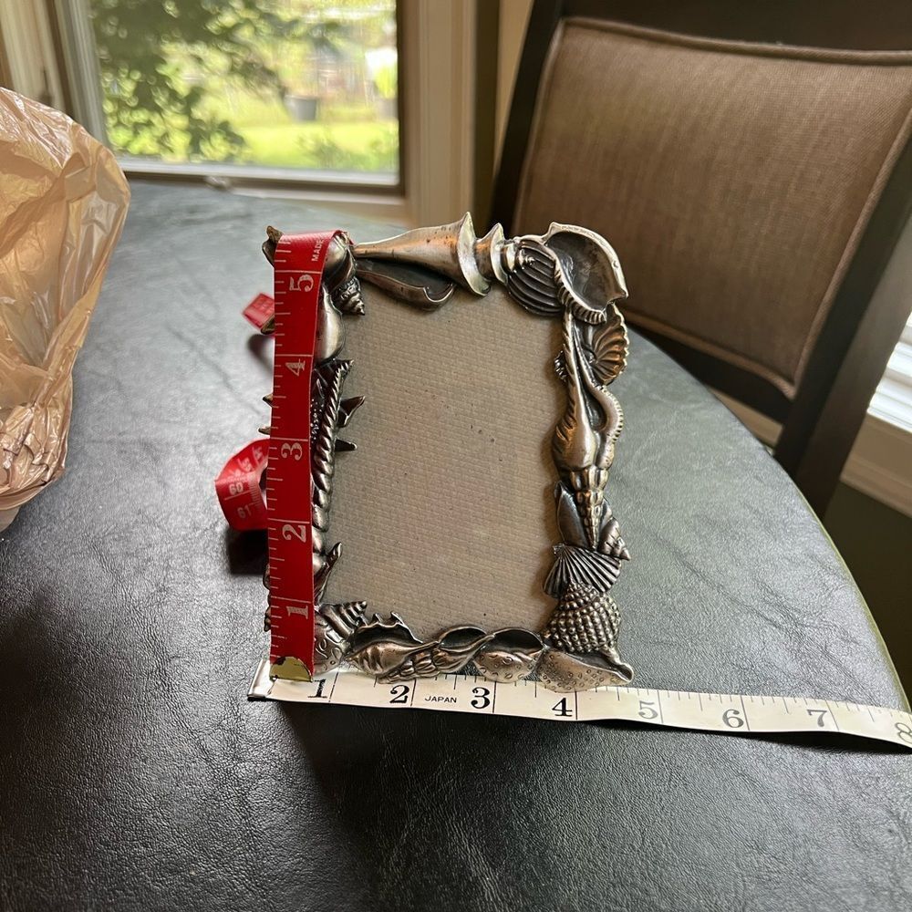 Metal Shell Picture Frame - Picture 2 of 3